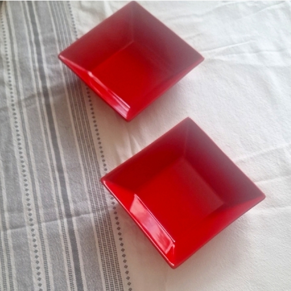 Set of 3 Red Square Stoneware Bowls – Modern & Bold Tableware - Picture 3 of 10